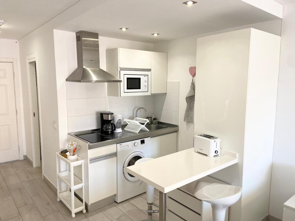 Top Floor, Panoramic Studio, Heated Pool Лос Кристианос Екстериор снимка